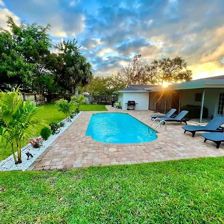 Heated Pool, Pet Friendly,Dunedin Beach Gem Palm Harbor Exterior photo