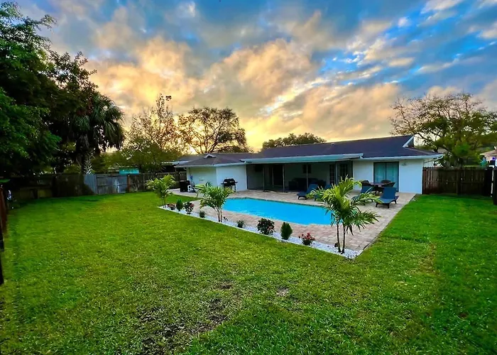 Heated Pool, Pet Friendly,Dunedin Beach Gem